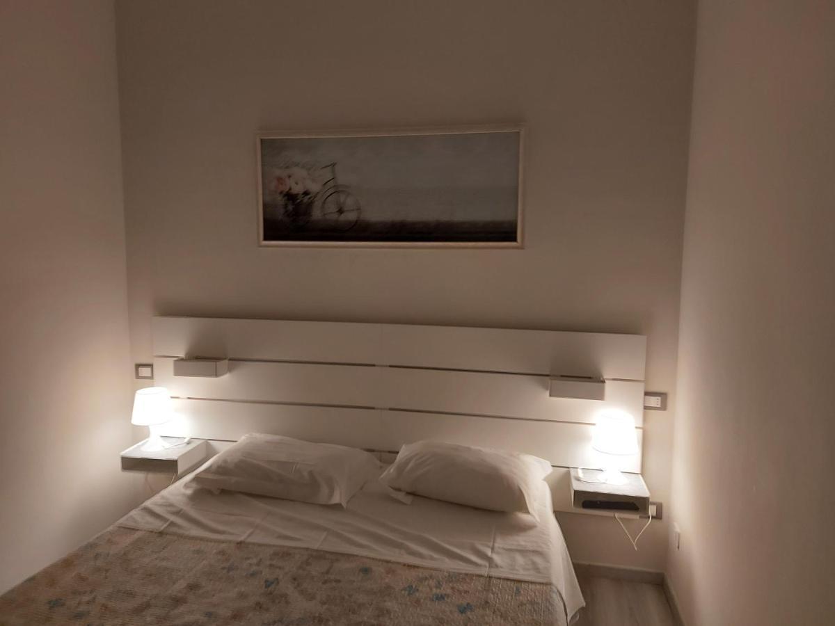 Fare Bnb - Room Del Parco Reggio Emilia Exterior photo